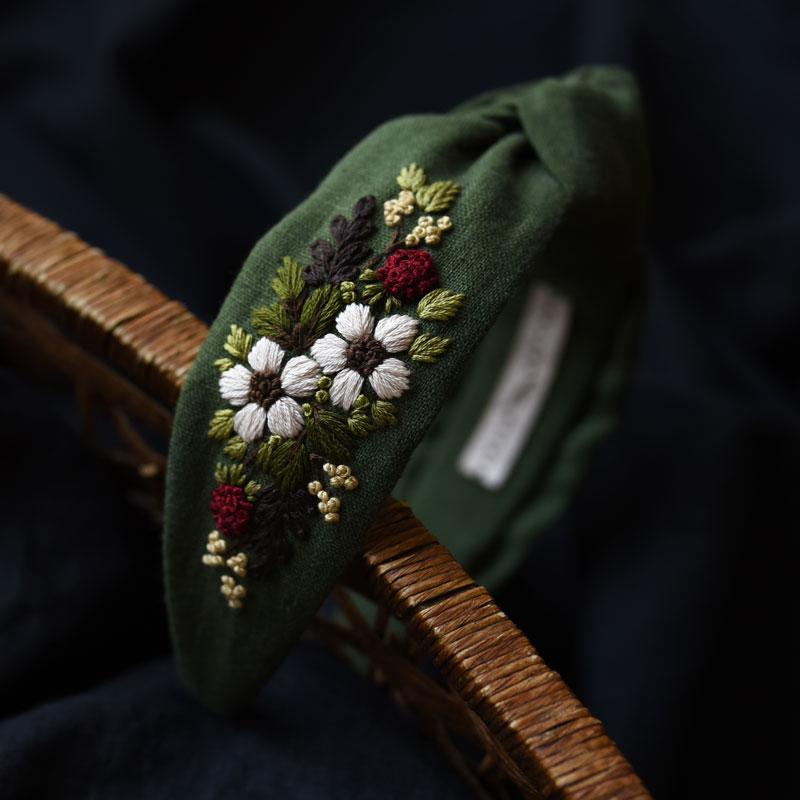 Haftowana opaska damska – maliny – khaki